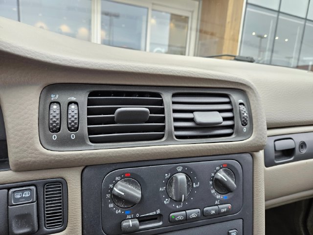 Used 1999 Volvo V70 AWD image 23