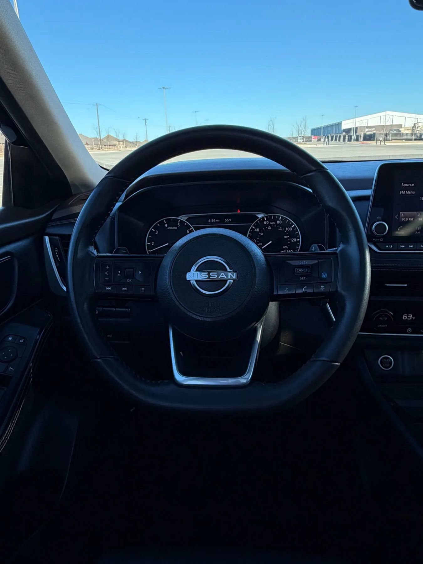 Used 2023 Nissan Rogue SV w/ SV Premium B Package image 15