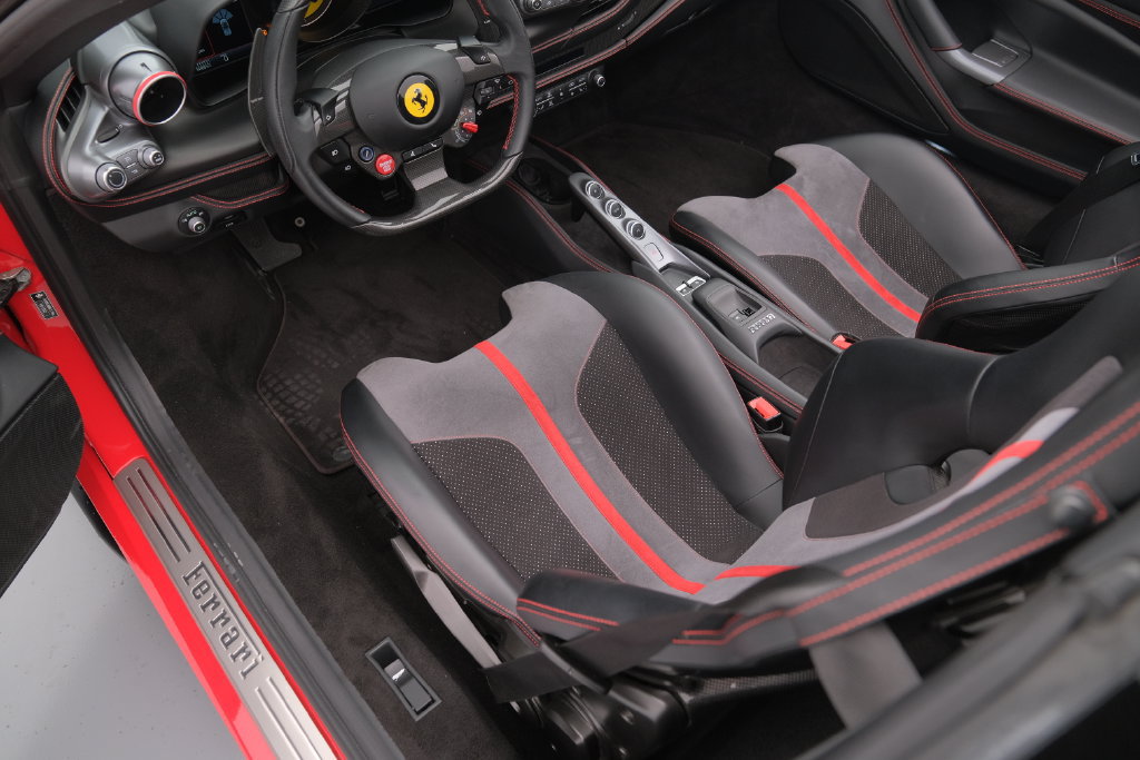 Used 2022 Ferrari F8 Tributo RWD image 39