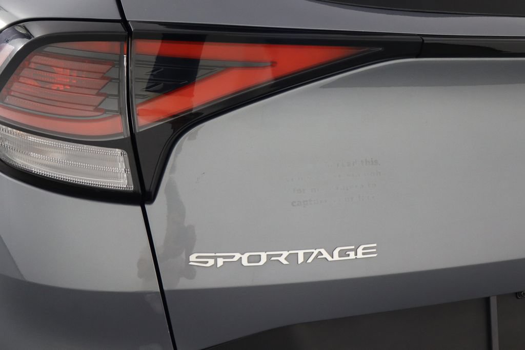 Used 2025 Kia Sportage EX FWD image 39