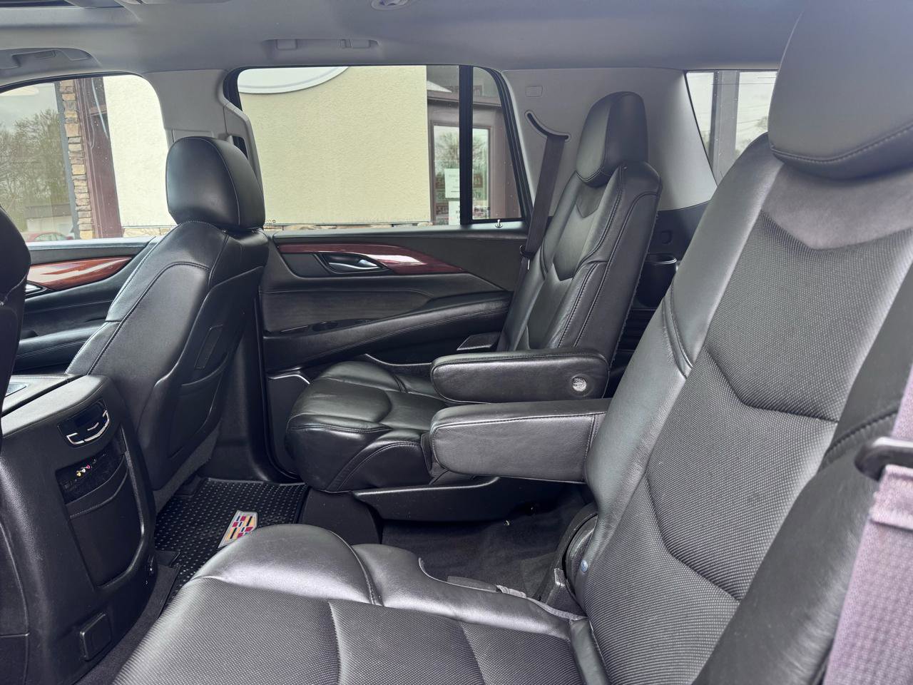 Used 2016 Cadillac Escalade Premium image 13