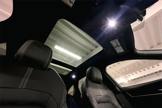 Certified 2025 Jaguar F-PACE R-Dynamic S image 30