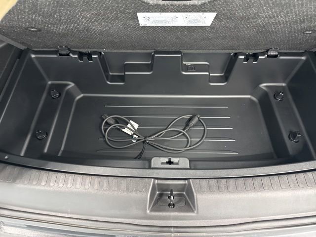 Used 2025 GMC Acadia AT4 image 12