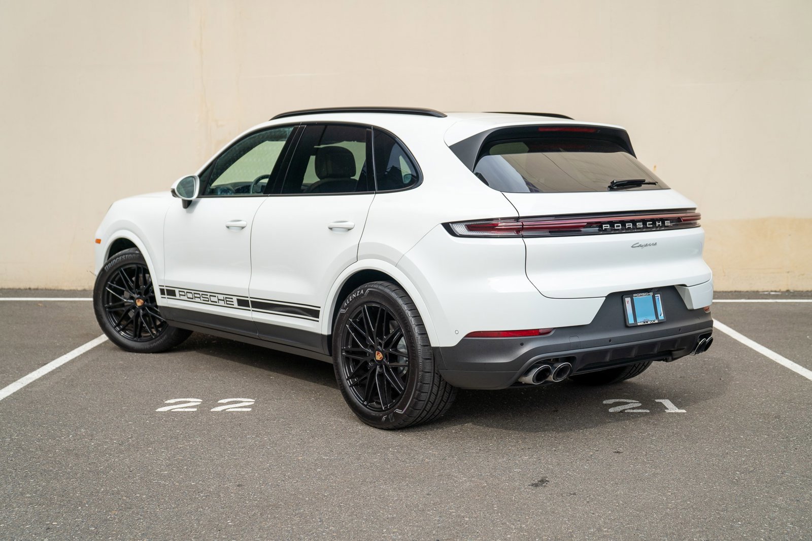 Used 2025 Porsche Cayenne image 3