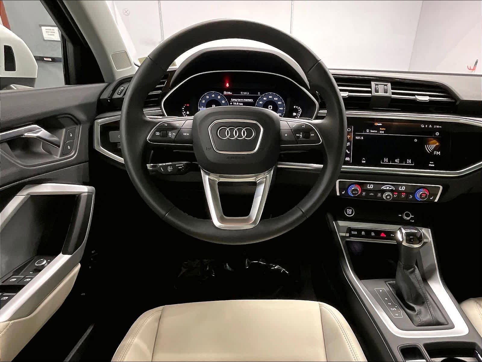 Certified 2025 Audi Q3 2.0T Premium w/ Convenience Package AWD/4WD image 7