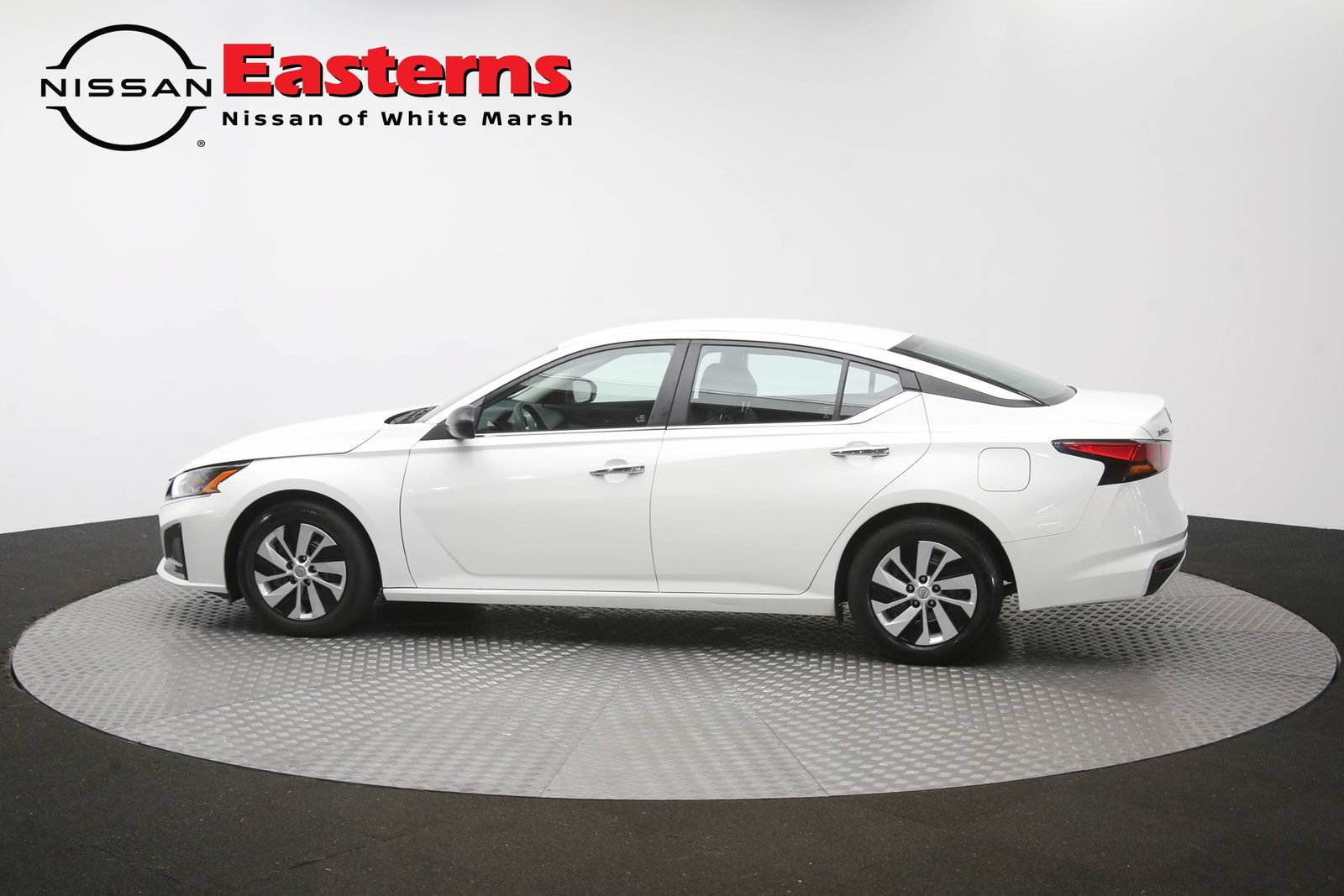 Used 2024 Nissan Altima 2.5 S FWD image 59