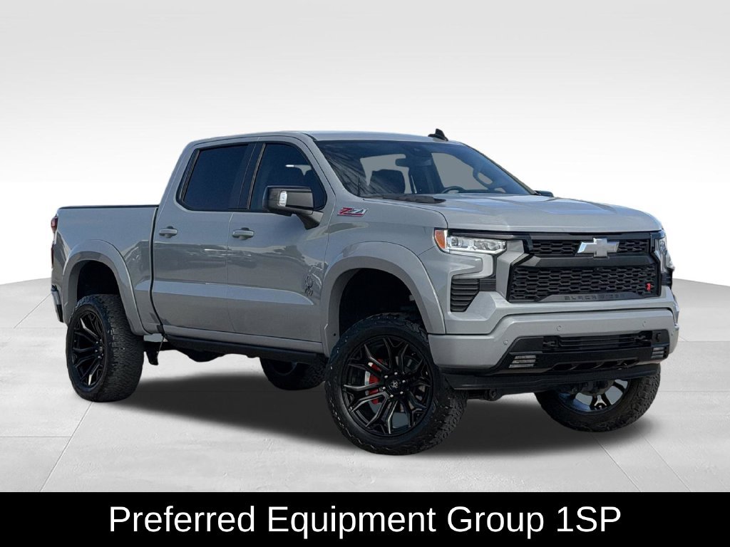 Used 2025 Chevrolet Silverado 1500 RST AWD/4WD image 2