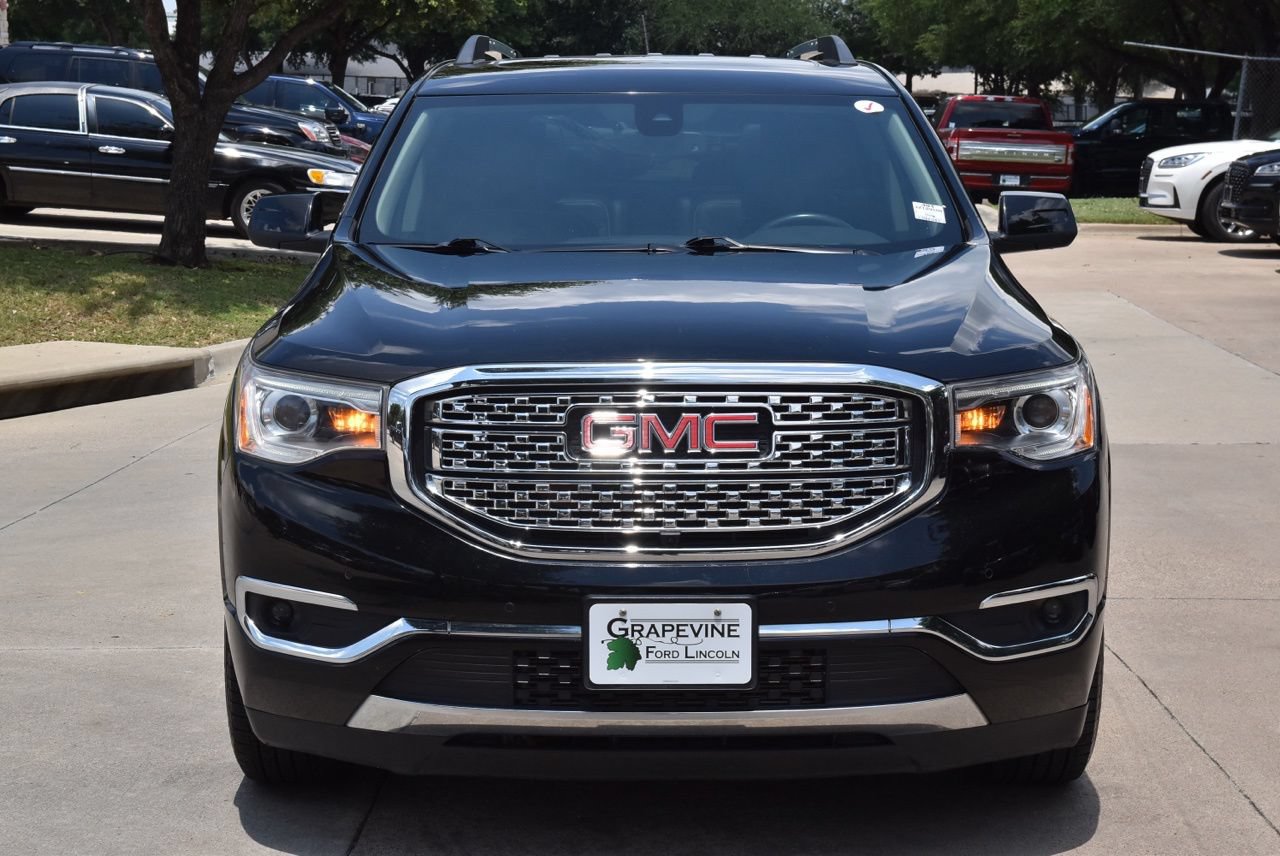 Used 2018 GMC Acadia Denali w/ Technology Package FWD image 3