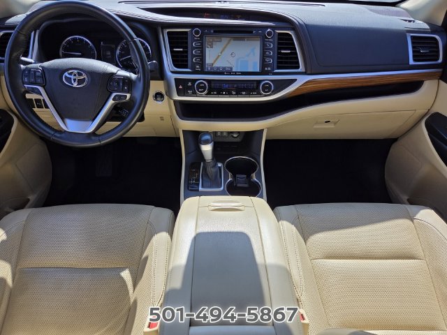 Used 2017 Toyota Highlander Limited FWD image 12
