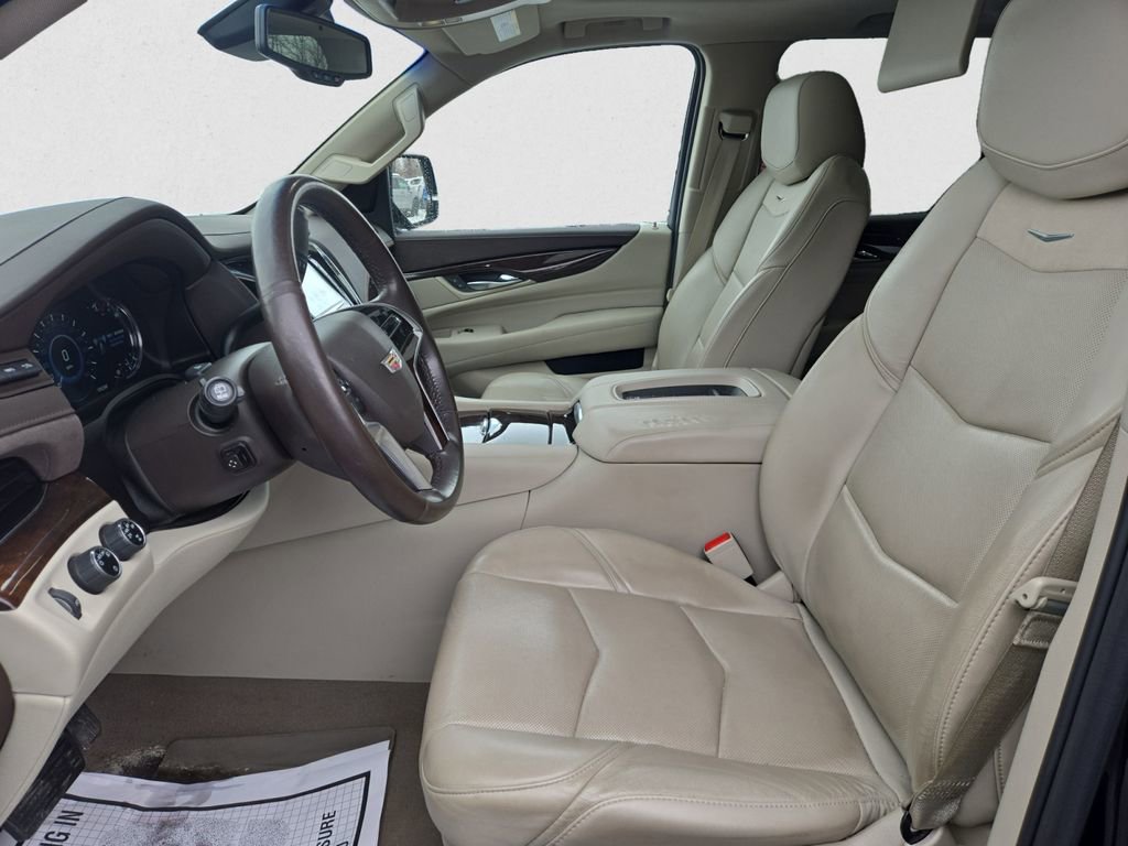 Used 2016 Cadillac Escalade Luxury image 10