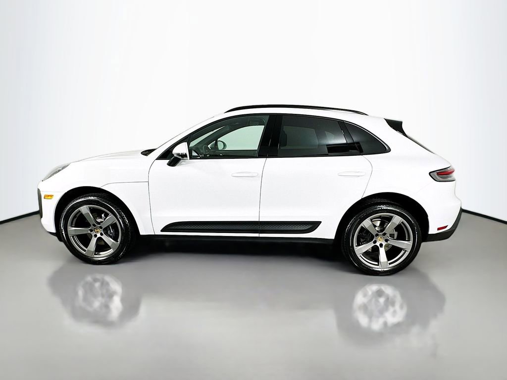 New 2025 Porsche Macan image 2