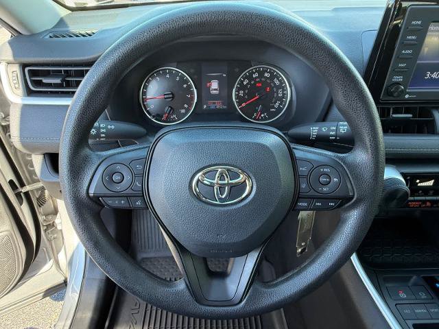 Used 2022 Toyota RAV4 LE FWD image 14