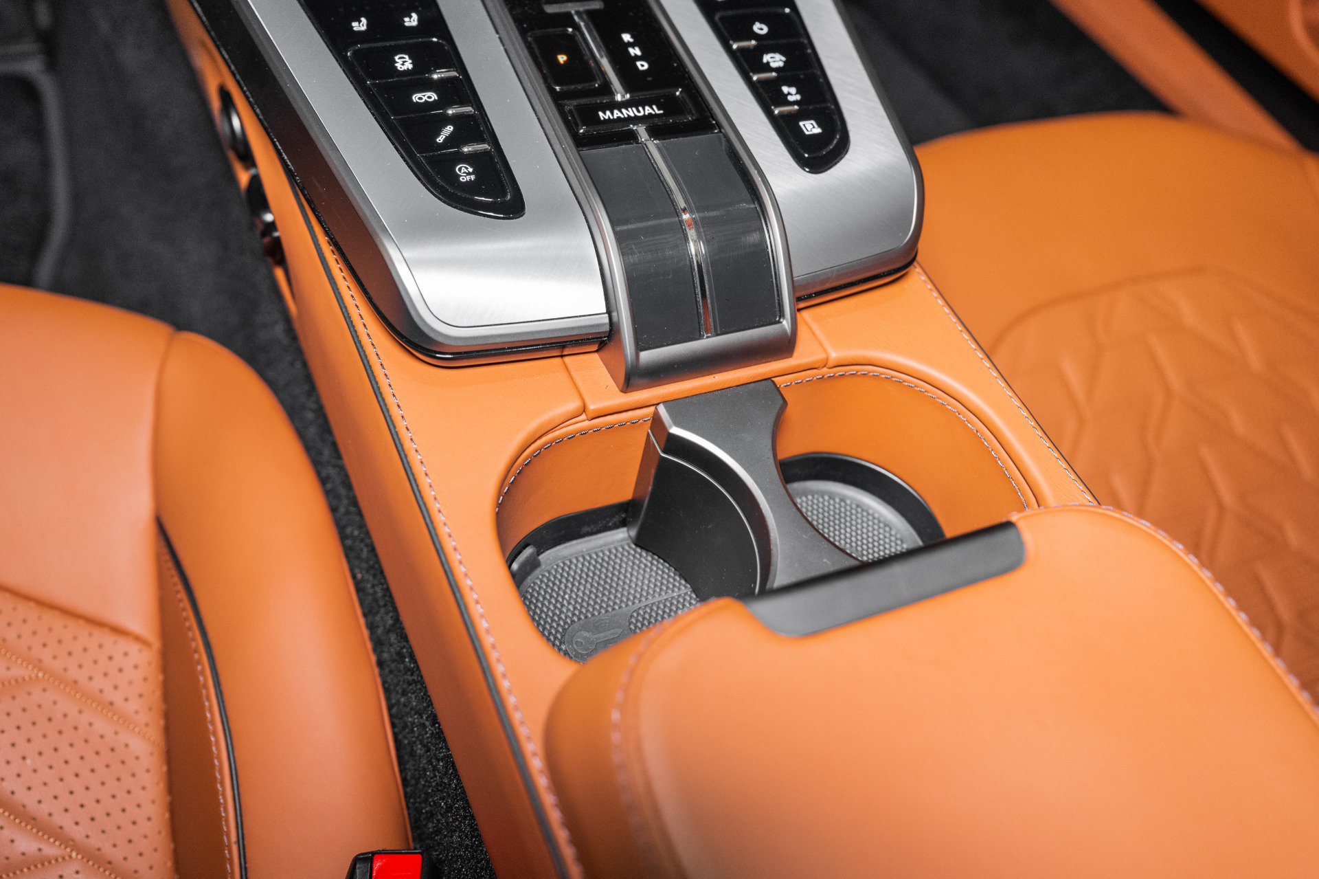 Used 2025 Aston Martin Vanquish image 39