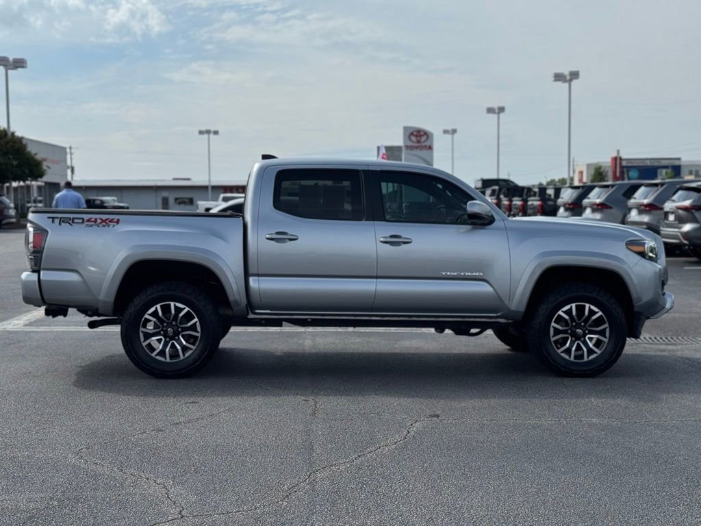 Used 2022 Toyota Tacoma TRD Sport AWD/4WD image 7