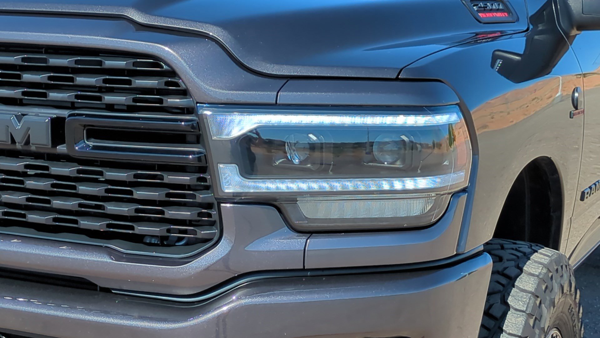 Used 2024 RAM 2500 Big Horn w/ Night Edition AWD/4WD image 9