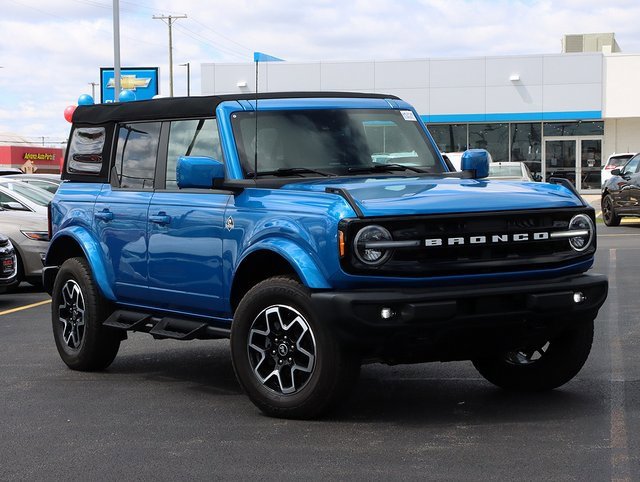 Used 2023 Ford Bronco Outer Banks image 1