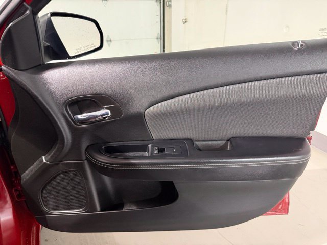 Used 2014 Dodge Avenger SE FWD image 19