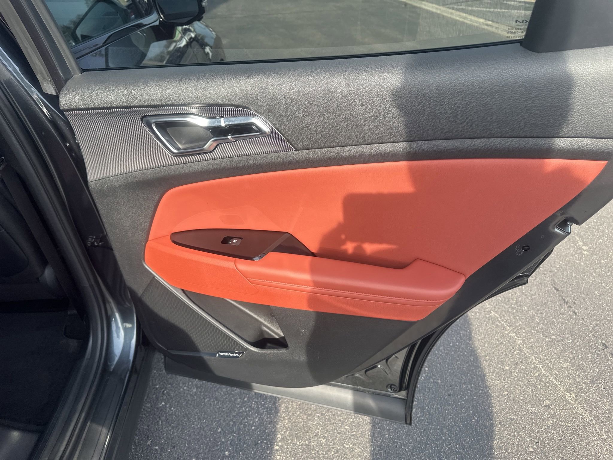 Used 2025 Kia Sportage SX image 14