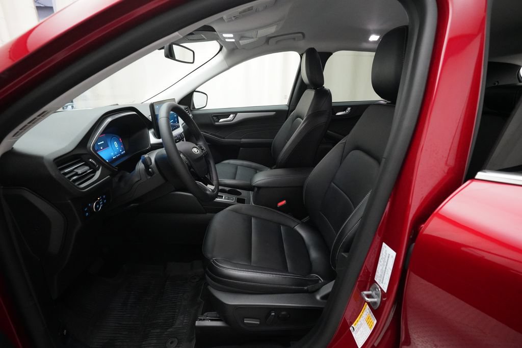 Used 2024 Ford Escape Platinum AWD/4WD image 7