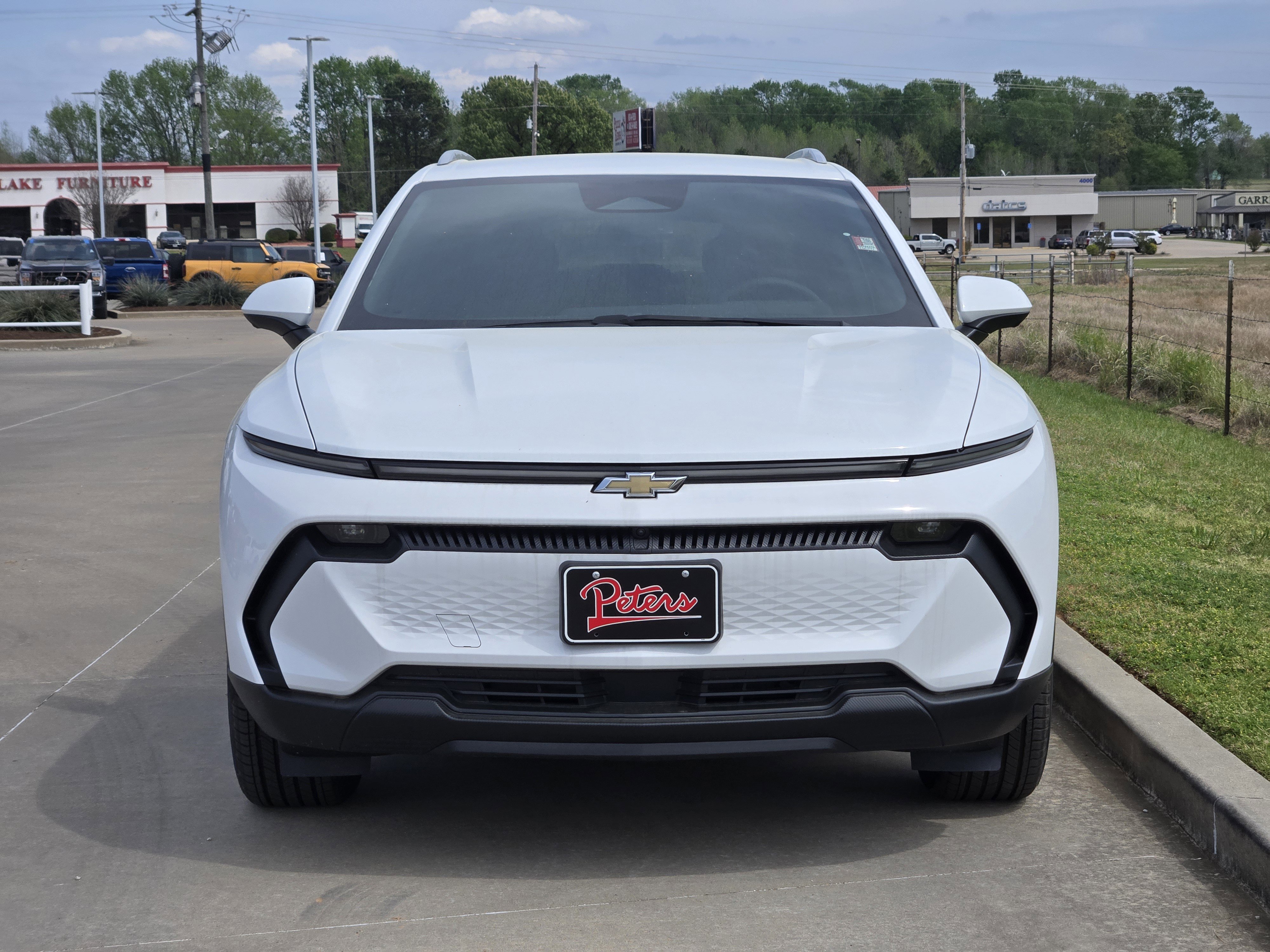 New 2026 Chevrolet Equinox EV LT image 2