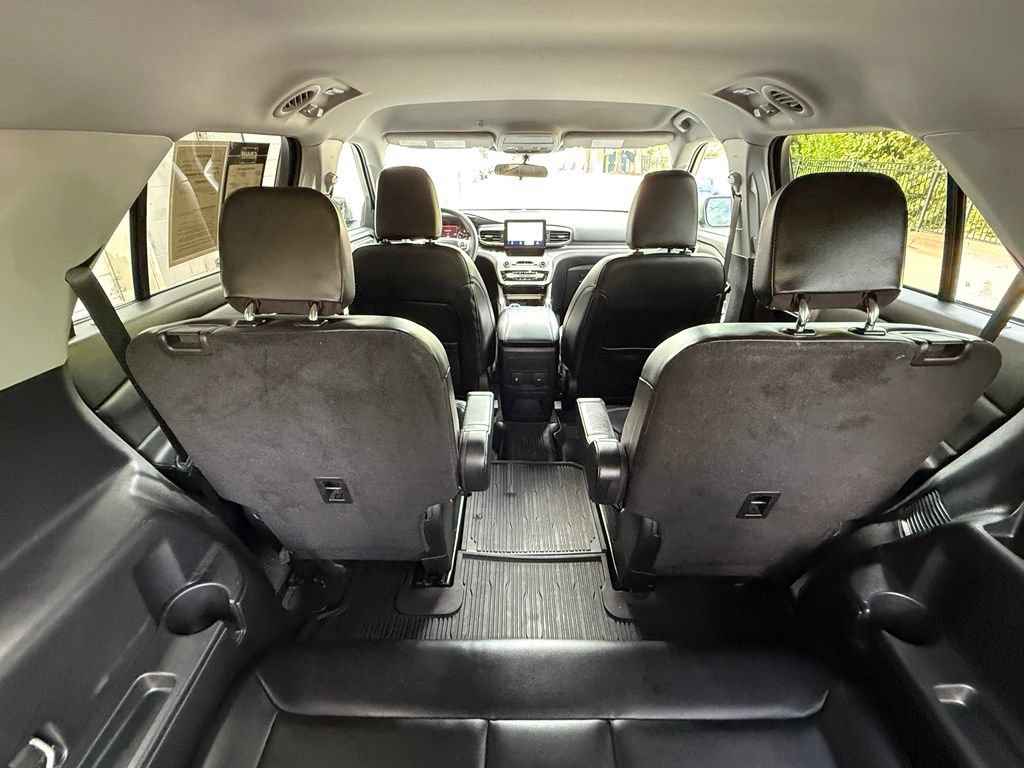 Used 2024 Ford Explorer XLT w/ Equipment Group 202A AWD/4WD image 39