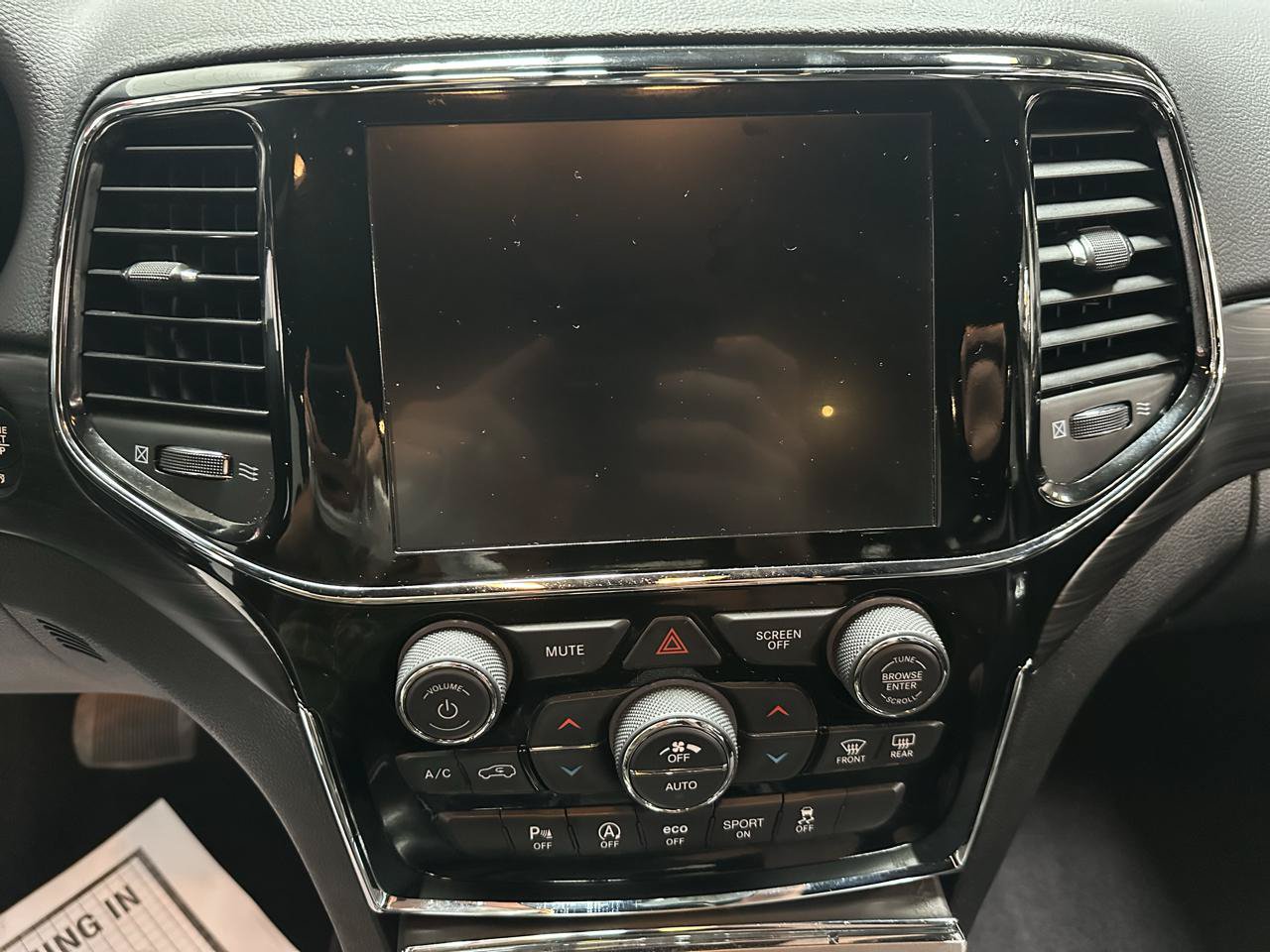 Used 2019 Jeep Grand Cherokee Altitude AWD/4WD image 18