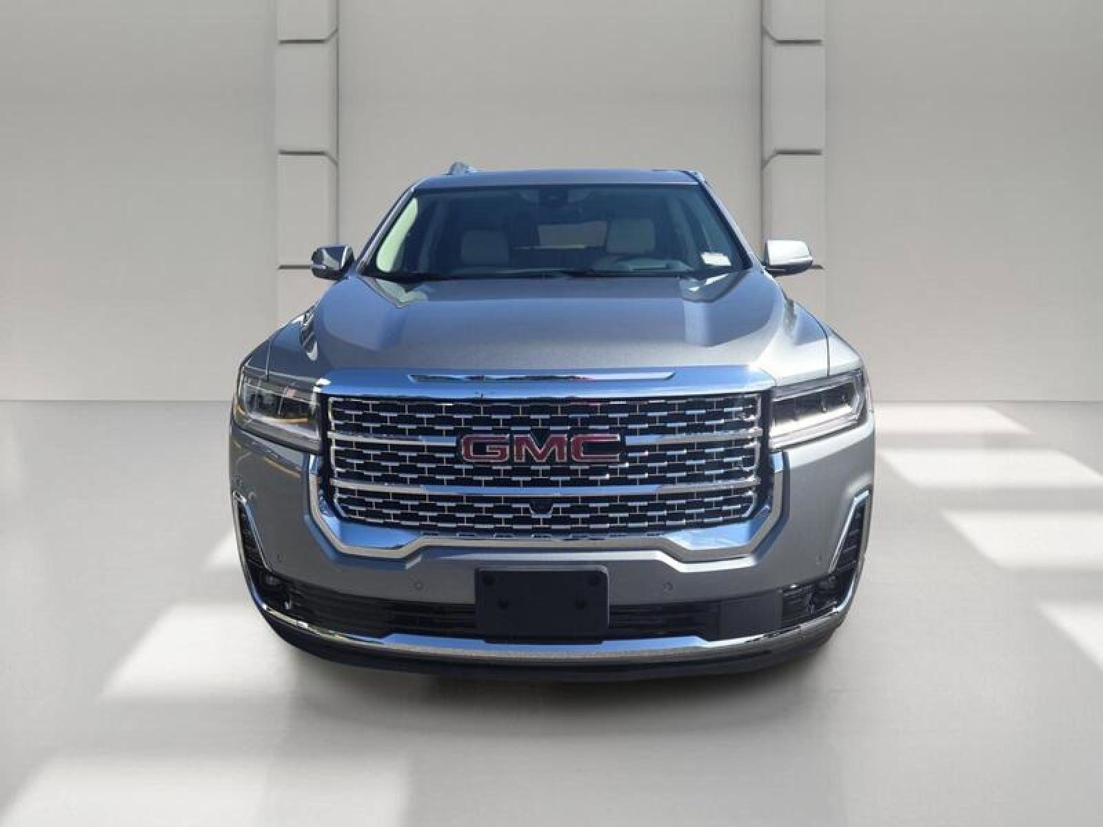 Used 2023 GMC Acadia Denali w/ Denali Ultimate Package FWD image 2