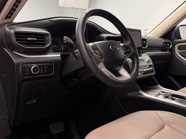 Used 2023 Ford Explorer XLT w/ Equipment Group 202A image 18