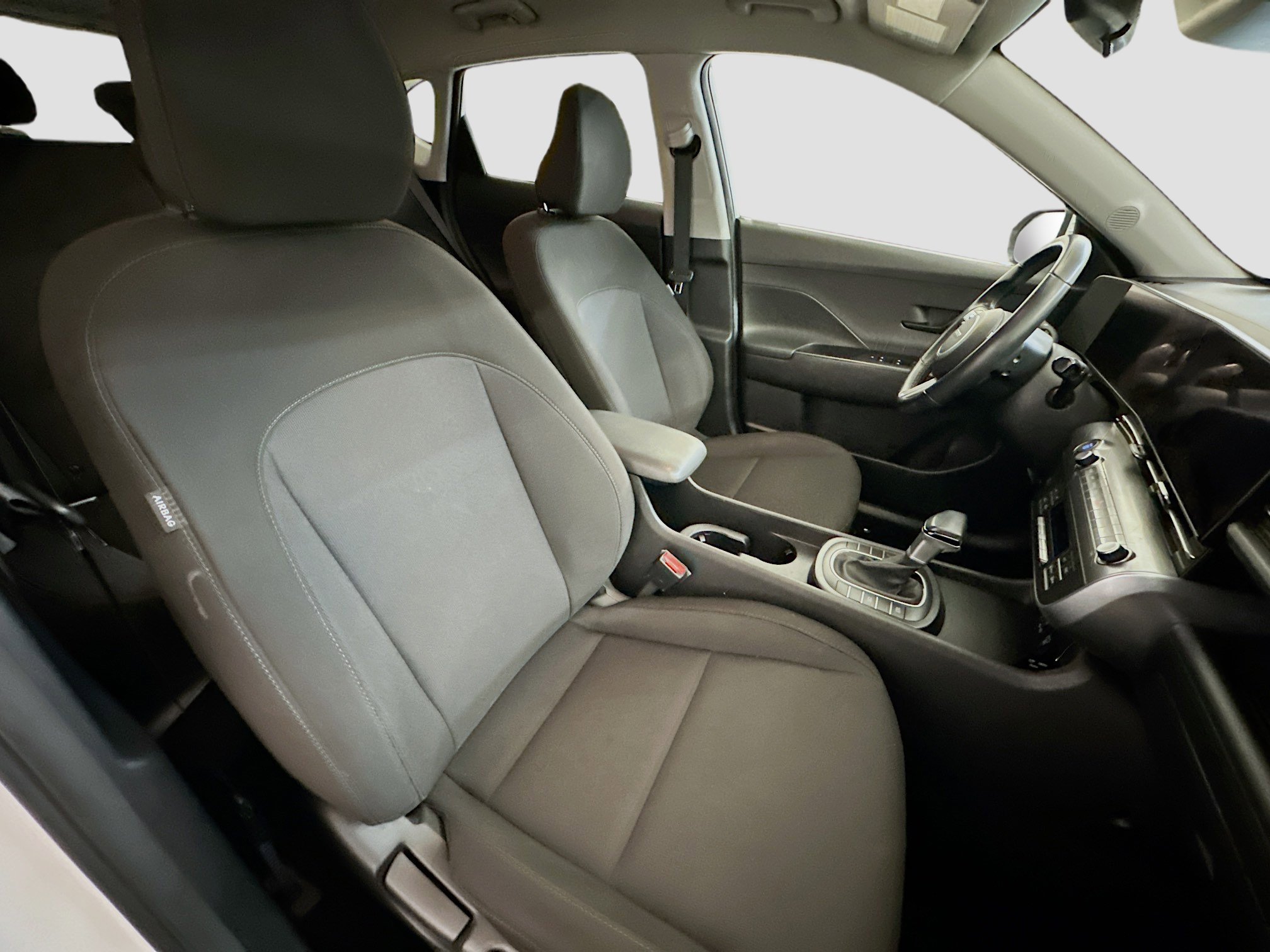 Used 2025 Hyundai Kona SEL image 31