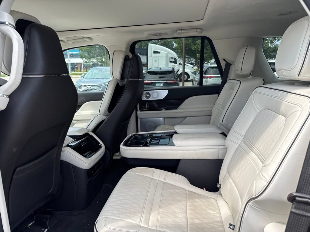 Used 2023 Lincoln Navigator Black Label AWD/4WD image 16
