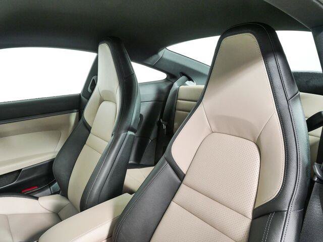 Used 2025 Porsche 911 Carrera RWD image 5
