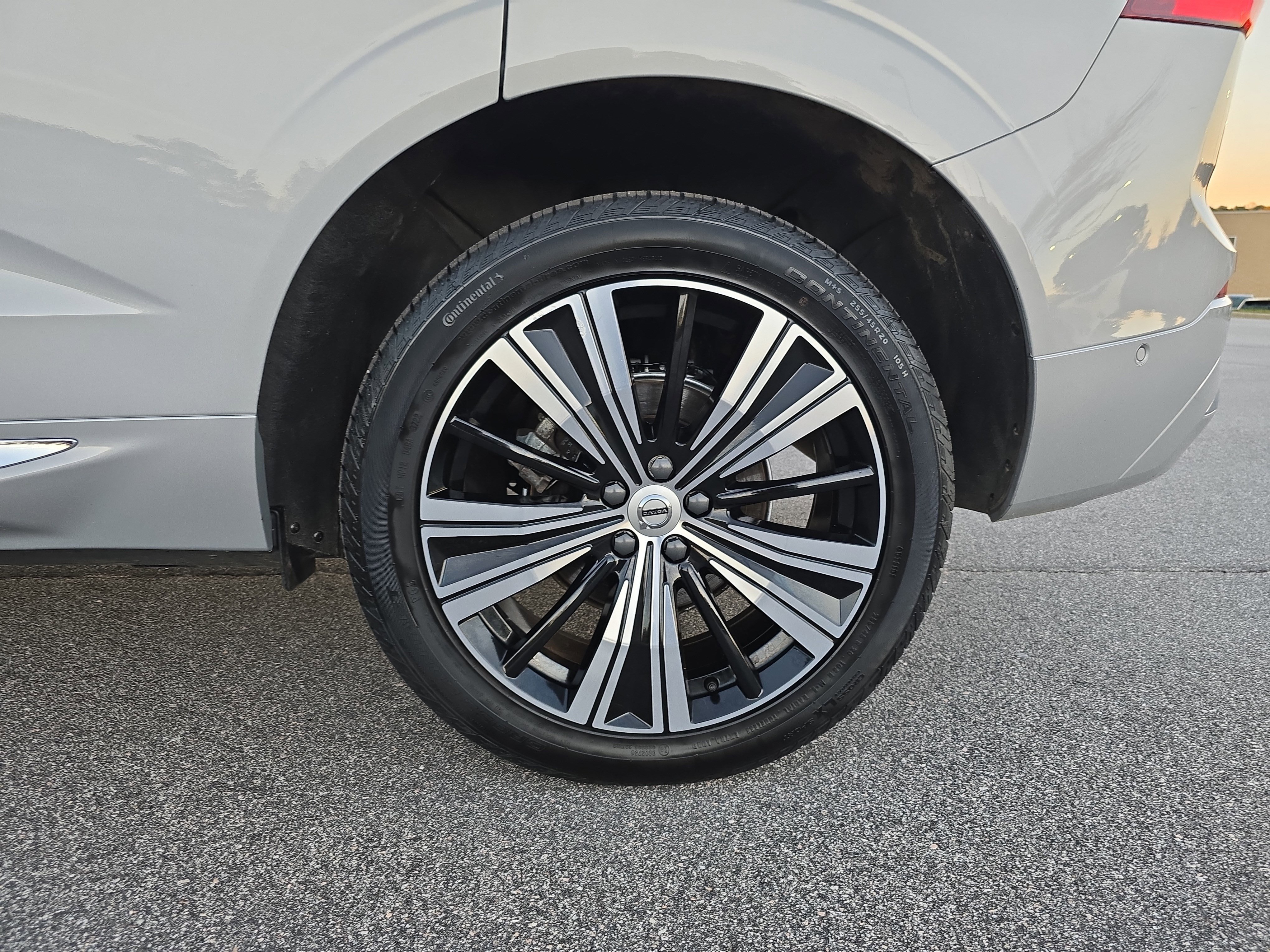 Used 2023 Volvo XC60 B5 Plus w/ Climate Package image 33