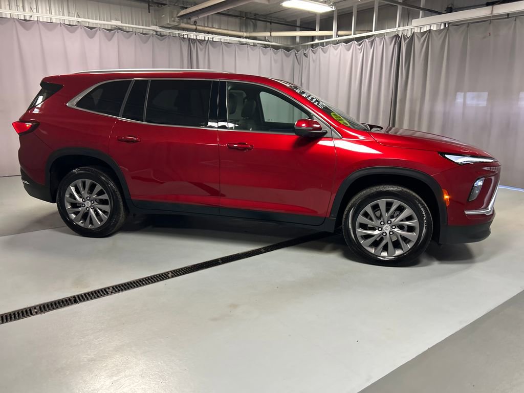 Used 2025 Buick Enclave Preferred image 8