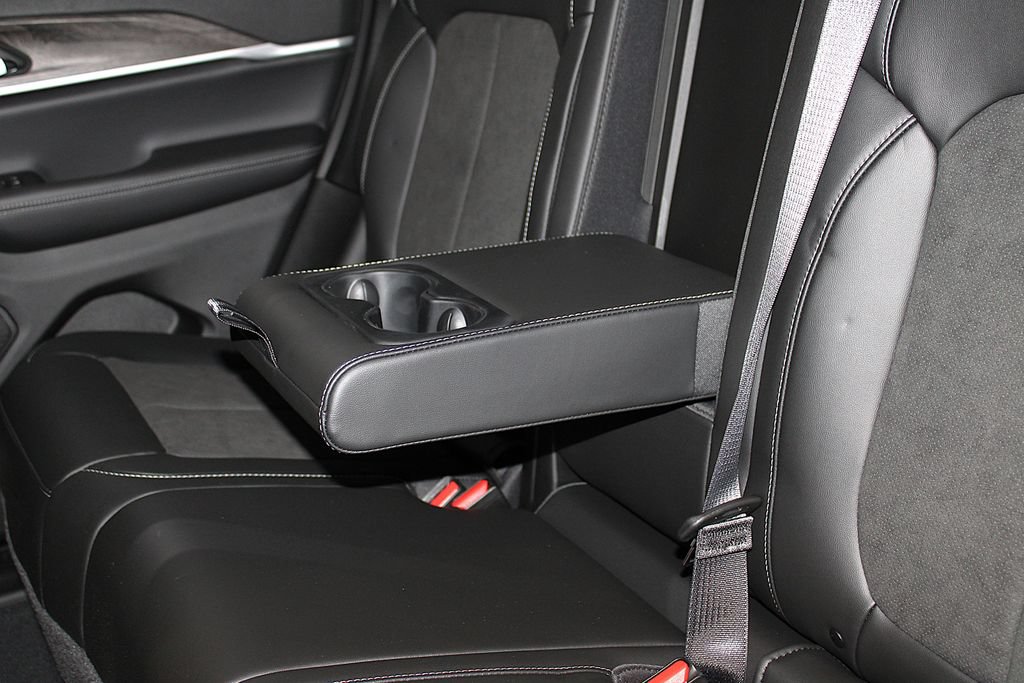 New 2026 Jeep Grand Cherokee Altitude AWD/4WD image 29