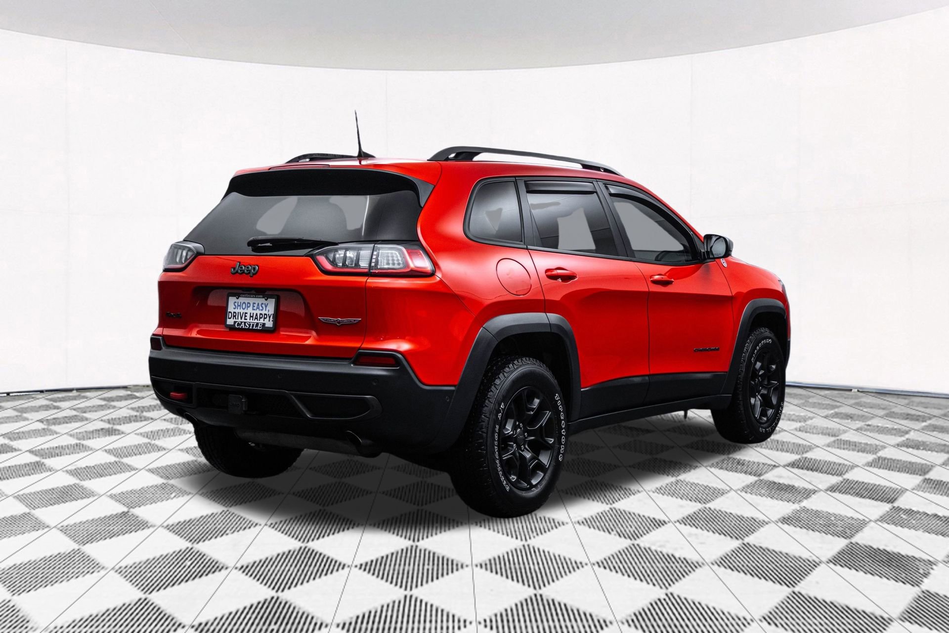 Used 2019 Jeep Cherokee Trailhawk image 12