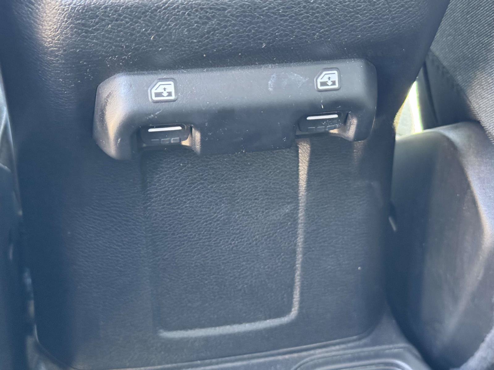 Used 2025 Jeep Wrangler Unlimited Sport AWD/4WD image 30