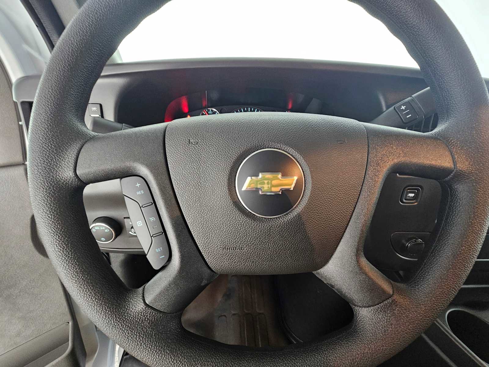 New 2026 Chevrolet Express 2500 Extended image 22