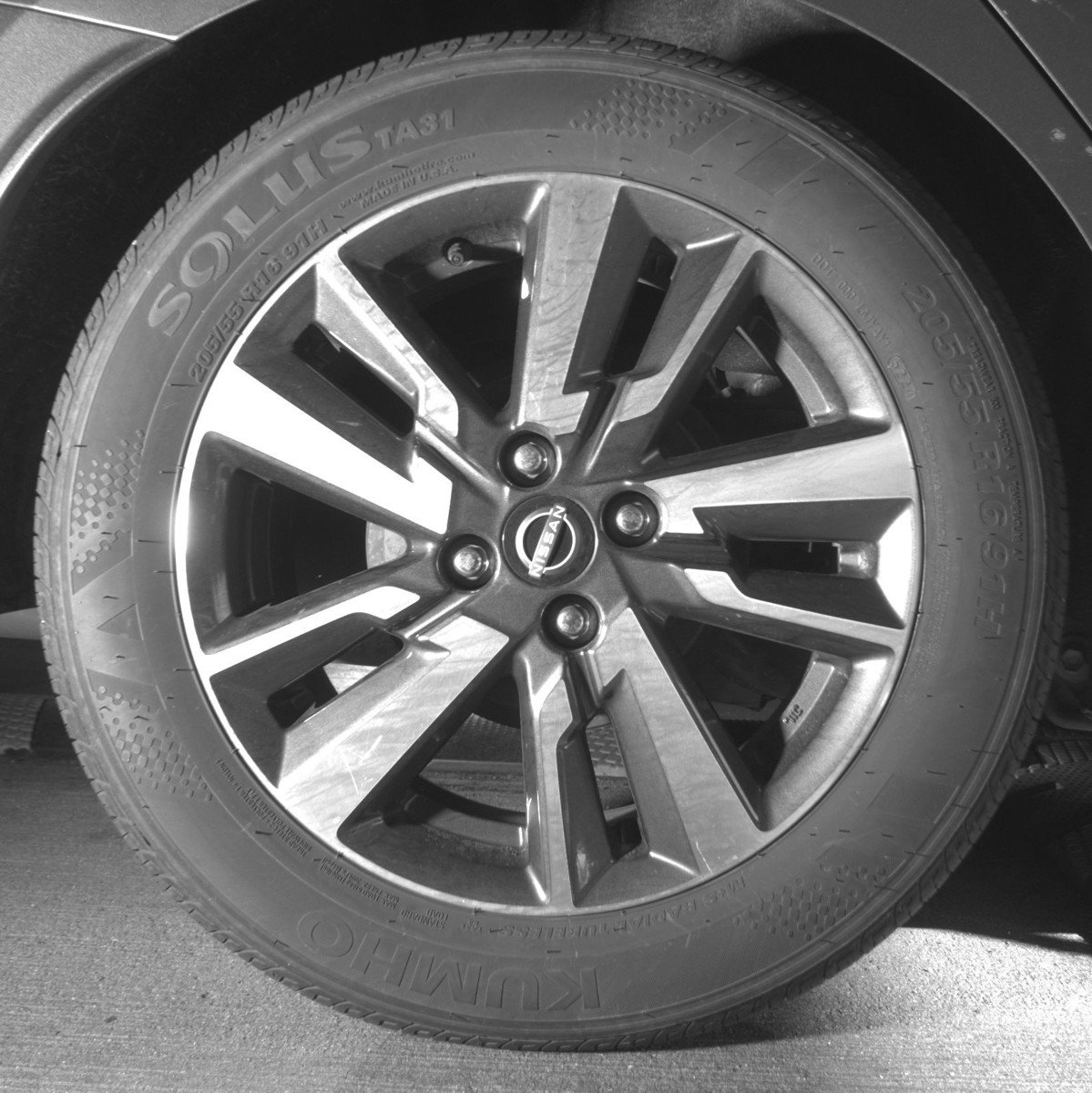 Used 2025 Nissan Versa SV image 15