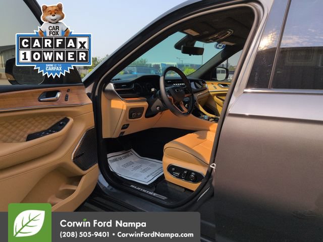 Used 2025 Jeep Grand Cherokee Summit AWD/4WD image 9