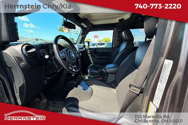 Used 2016 Jeep Wrangler Unlimited Sahara AWD/4WD image 8