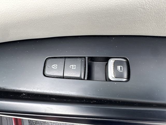 Used 2024 Kia Carnival LX image 30