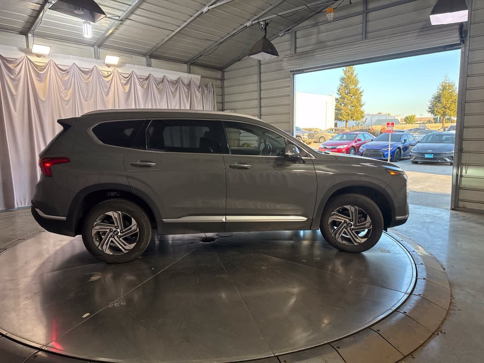 Certified 2023 Hyundai Santa Fe SEL w/ Premium Package AWD/4WD image 4