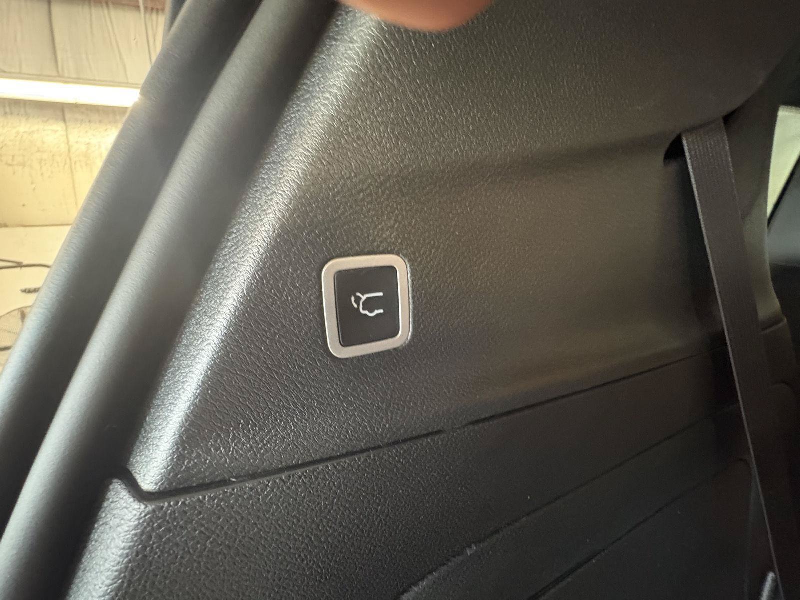 Used 2024 Chrysler Pacifica Pinnacle FWD image 20