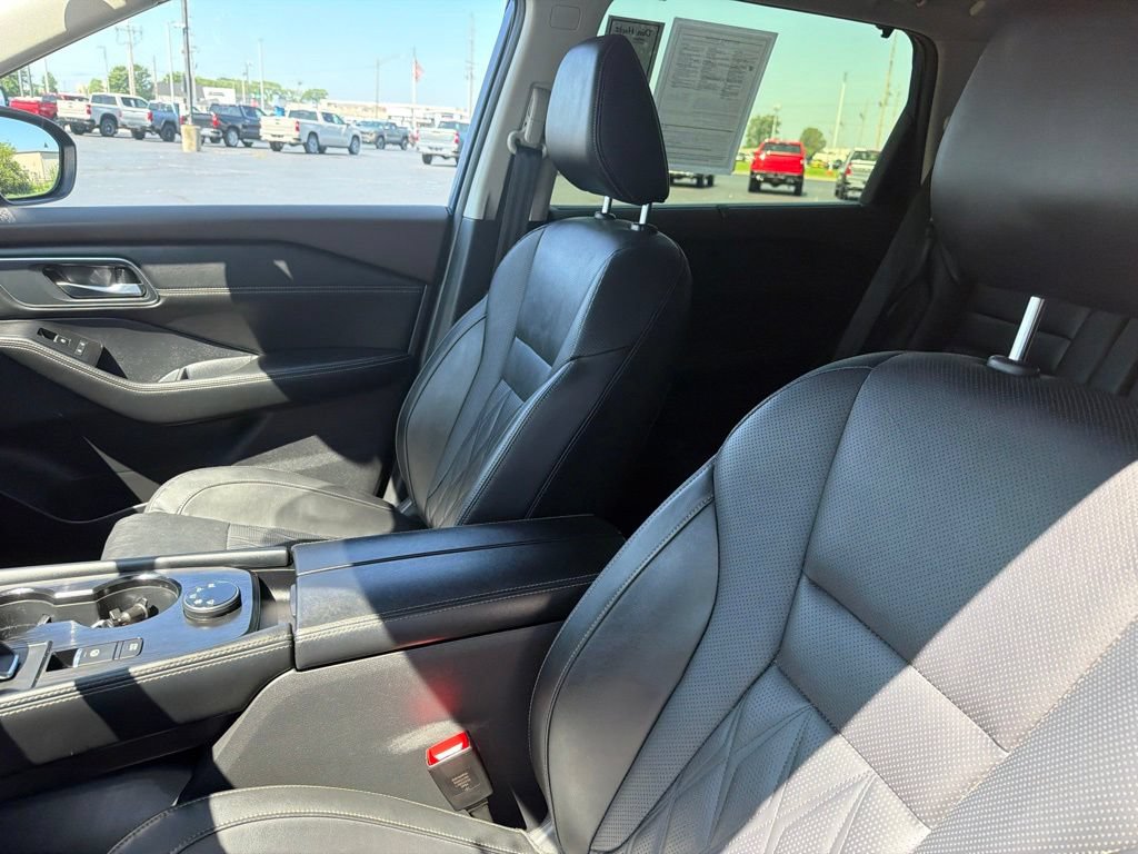 Used 2023 Nissan Rogue Platinum AWD/4WD image 12