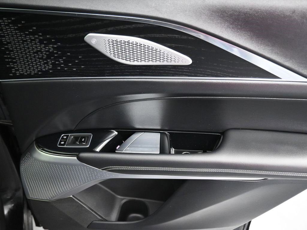 Used 2023 Cadillac Lyriq 2WD image 44