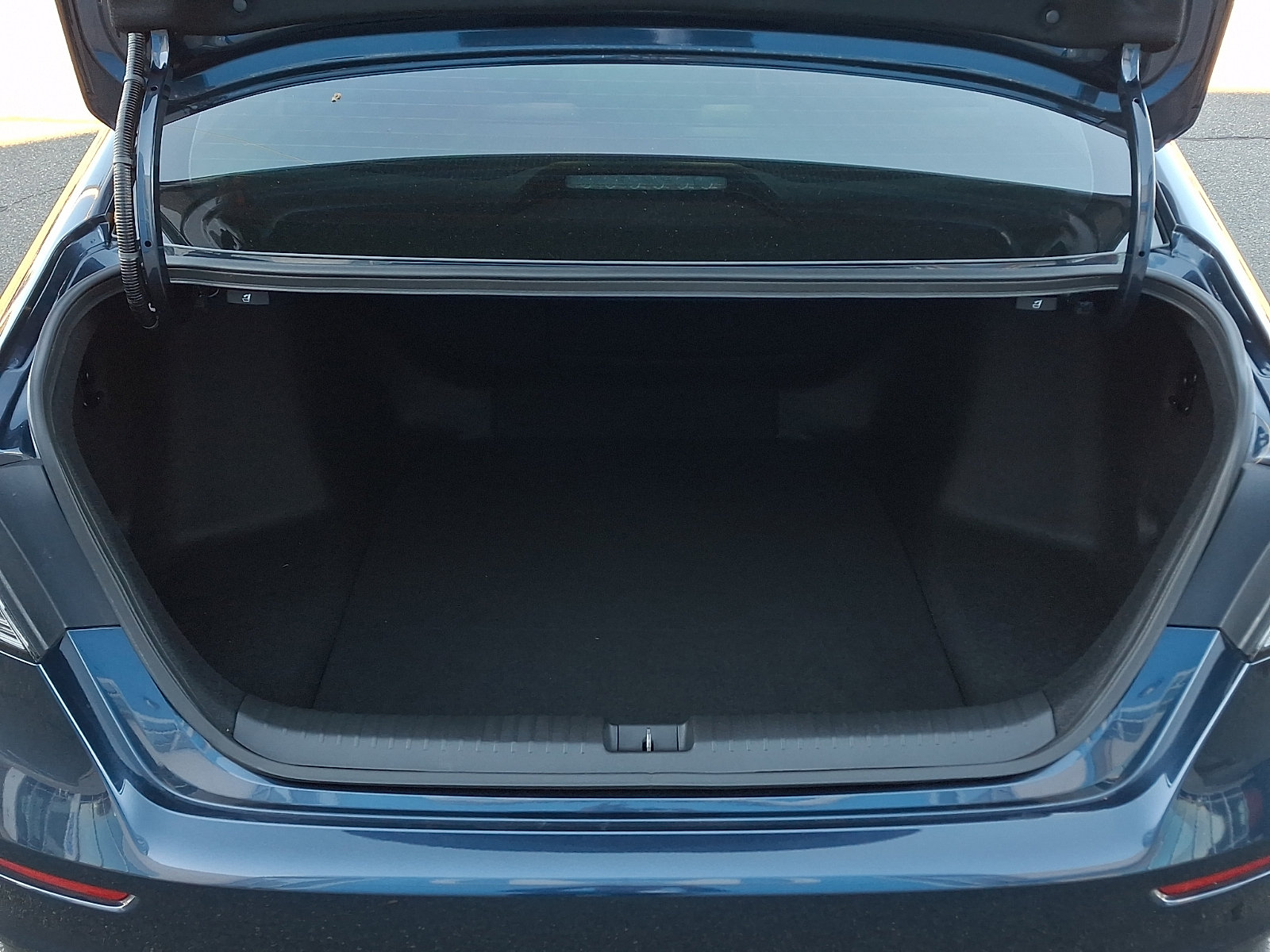 Used 2025 Honda Accord SE image 29