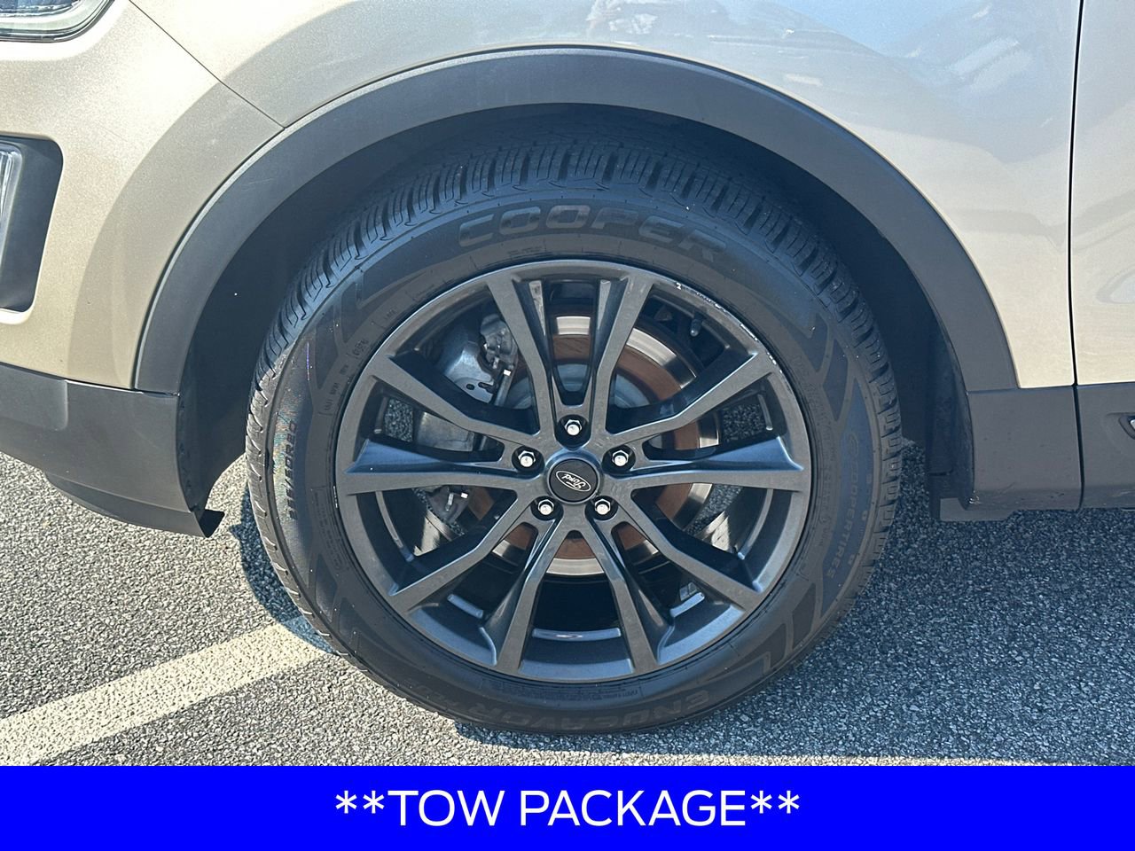 Used 2017 Ford Explorer XLT w/ Equipment Group 202A FWD image 11