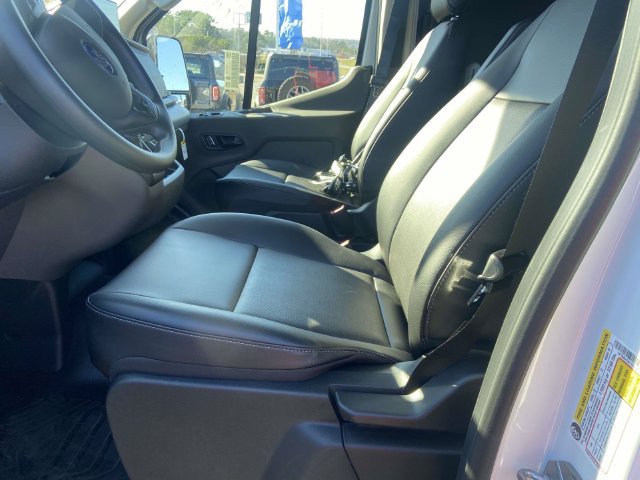 New 2026 Ford Transit 250 148 Medium Roof w/ Load Area Protection Package RWD image 15