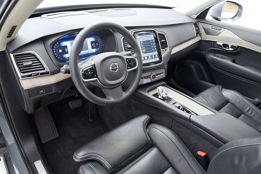 Certified 2023 Volvo XC90 B6 Ultimate w/ Protection Package AWD/4WD image 13