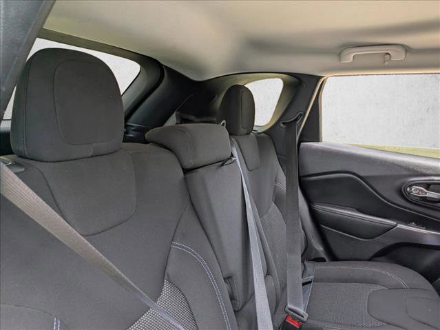 Used 2020 Jeep Cherokee Latitude image 19